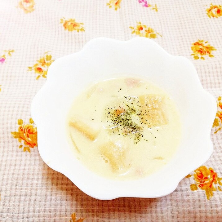 玉葱と麩の豆乳スープ